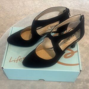 Life Stride Women’s Black T-Strap Low Heel Pumps